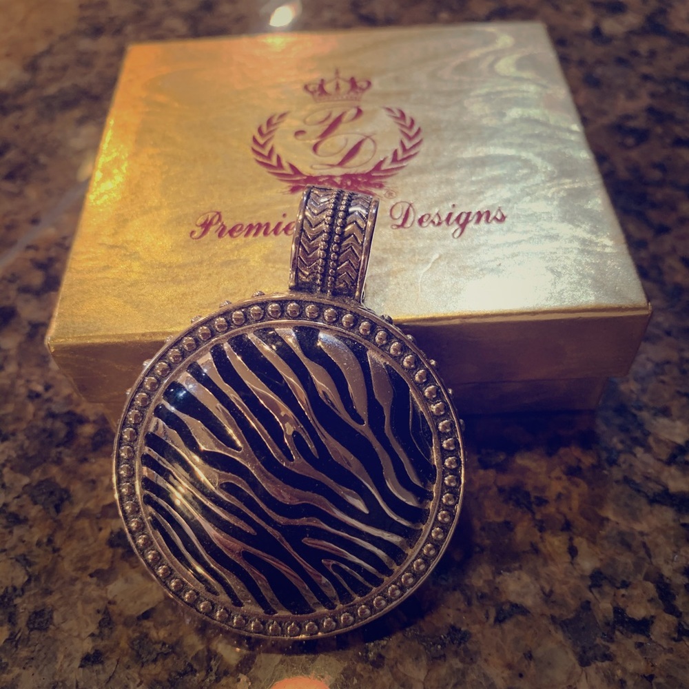 Premier Designs Pendant